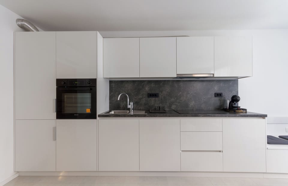 Superior Apartment, 2 Bedrooms, City View | Private kitchen