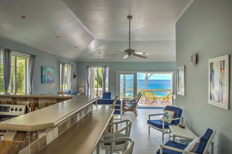 Villa 4 Bedrooms Ocean View with Kitchen | Living area | 40-inch flat-screen TV with digital channels, TV, table tennis