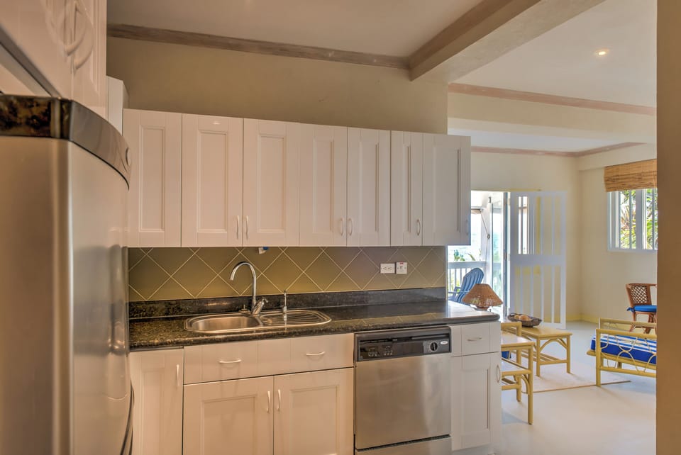 Villa 4 Bedrooms Ocean View with Kitchen | Private kitchen | Full-size fridge, microwave, oven, stovetop