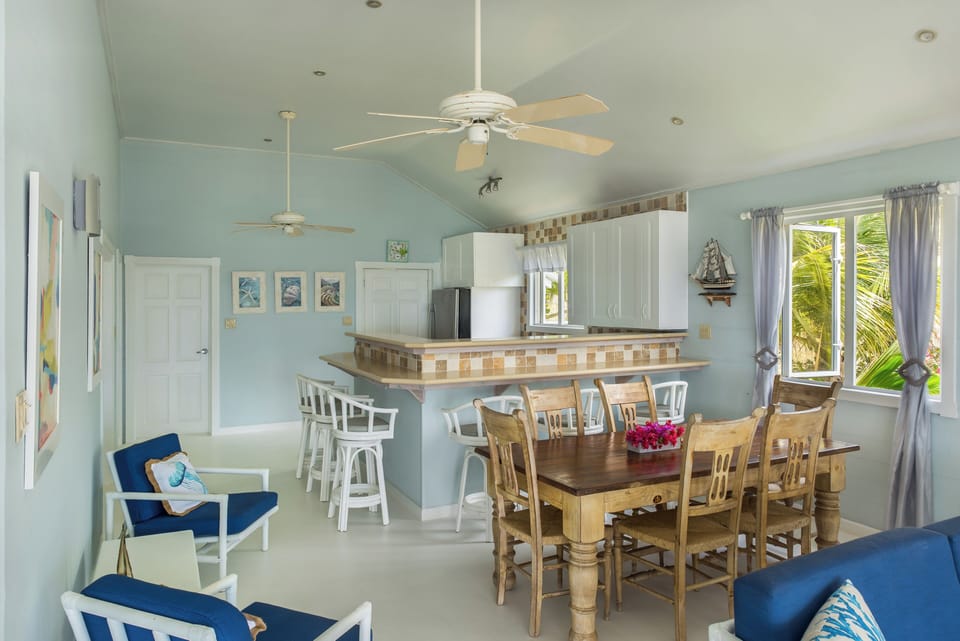 Villa 4 Bedrooms Ocean View with Kitchen | Living area | 40-inch flat-screen TV with digital channels, TV, table tennis