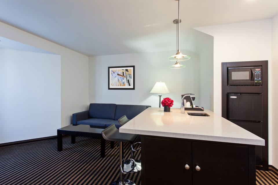 Premium bedding, pillowtop beds, in-room safe, desk