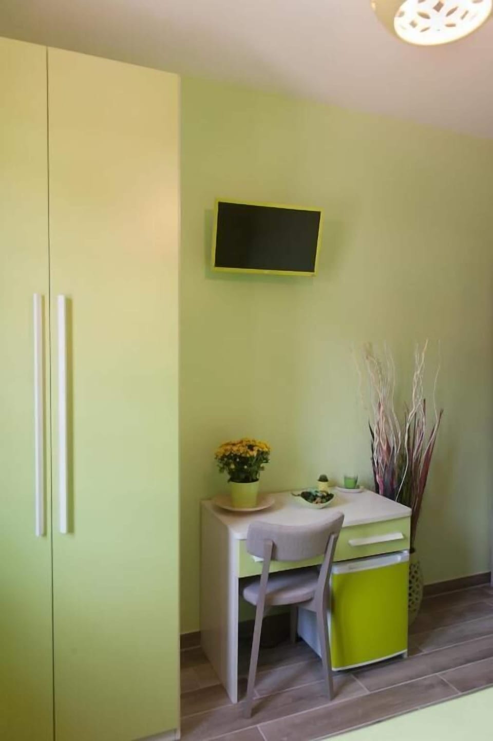 Deluxe Single Room | Minibar, blackout drapes, soundproofing, free WiFi