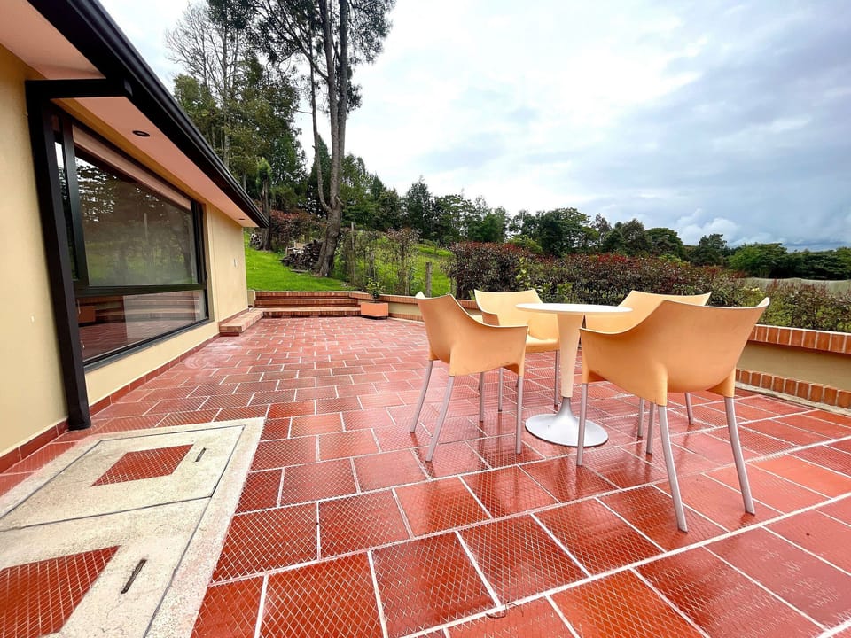 Cabin | Outdoor dining
