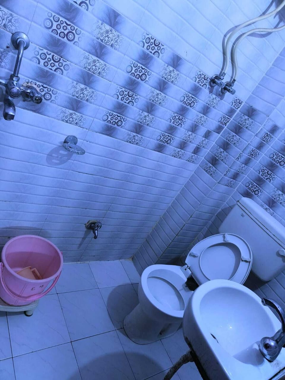 Basic Double Room | Bathroom
