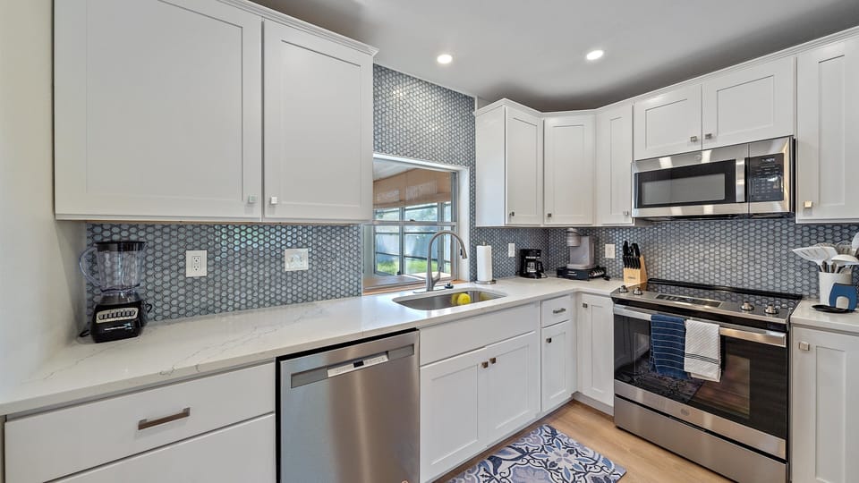 House, 3 Bedrooms | Private kitchen | Coffee/tea maker, fridge, oven, toaster