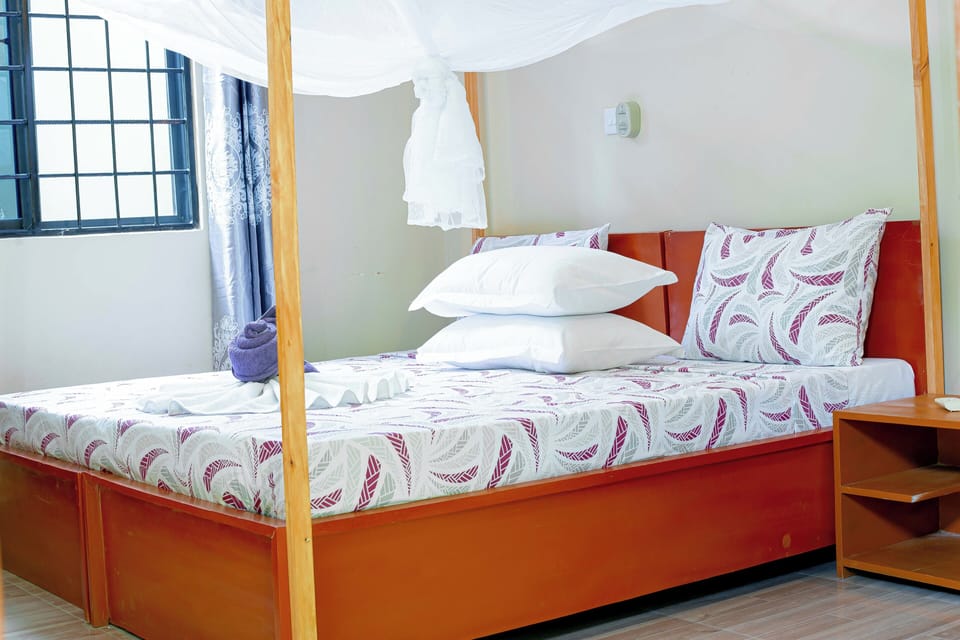 Hypo-allergenic bedding, desk, laptop workspace, free WiFi