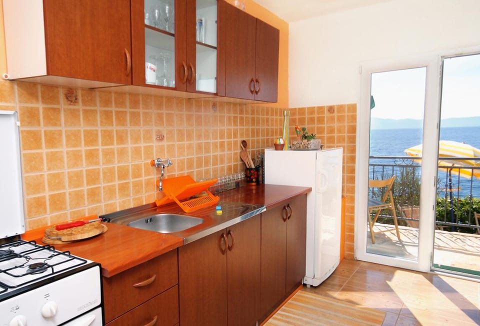 House (Four Bedroom Holiday Home) | Private kitchen | Fridge