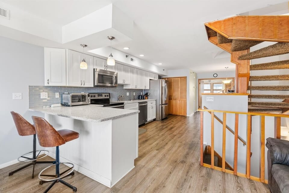 Townhome, 4 Bedrooms | Private kitchen | Coffee/tea maker, fridge, oven, toaster