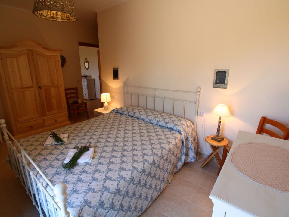 House | 2 bedrooms, individually furnished, bed sheets