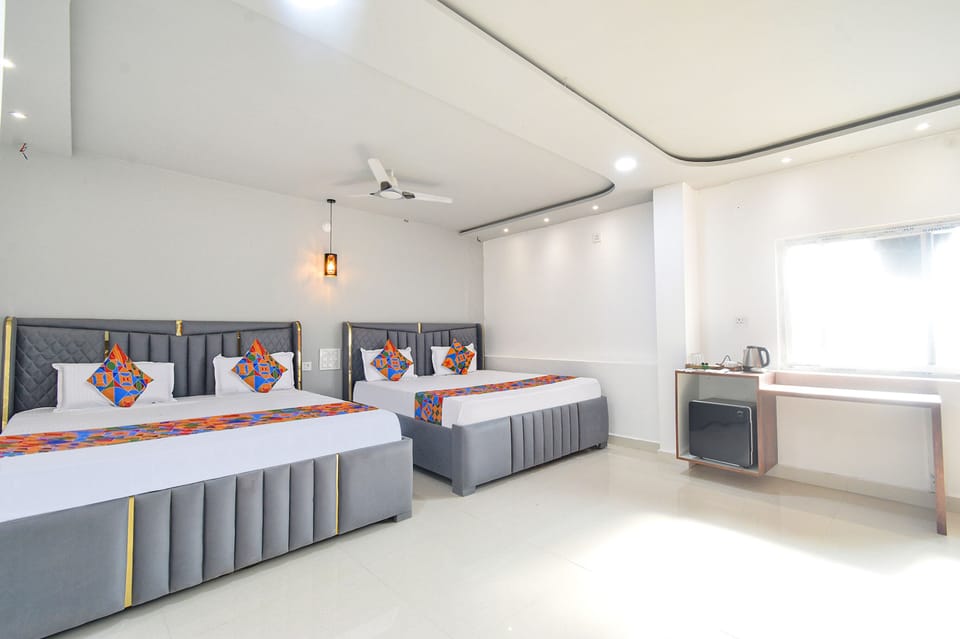 Egyptian cotton sheets, premium bedding, in-room safe