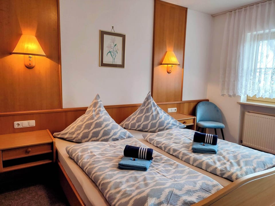 Hypo-allergenic bedding available, minibar, blackout drapes, WiFi (free)