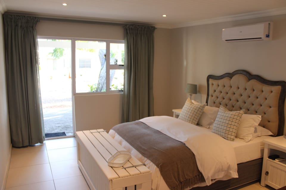 Standard Room | 1 bedroom, premium bedding, down comforters, minibar