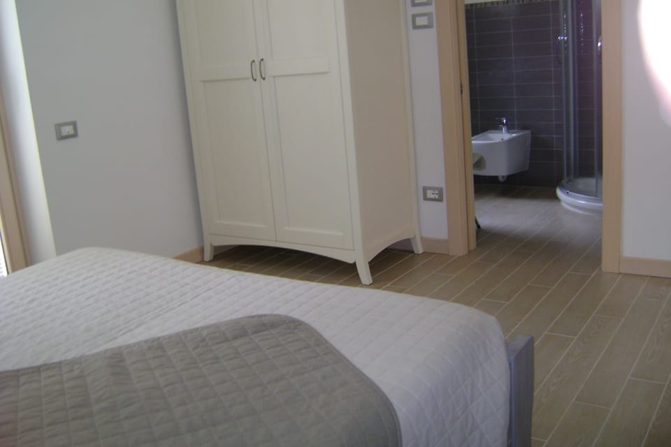 Double Room, Terrace, Mountain View | Bathroom | Shower, free toiletries, hair dryer, bidet