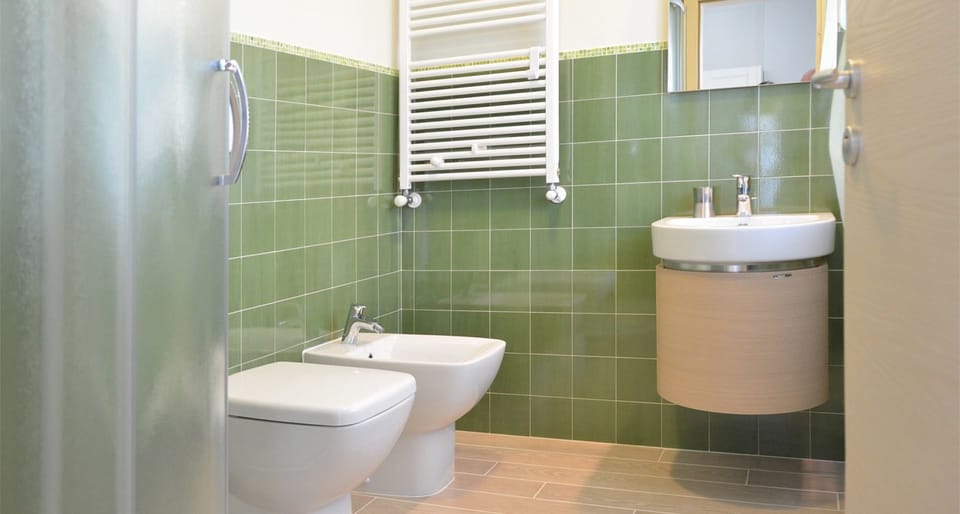 Single Room, Terrace, Garden View | Bathroom | Shower, free toiletries, hair dryer, bidet