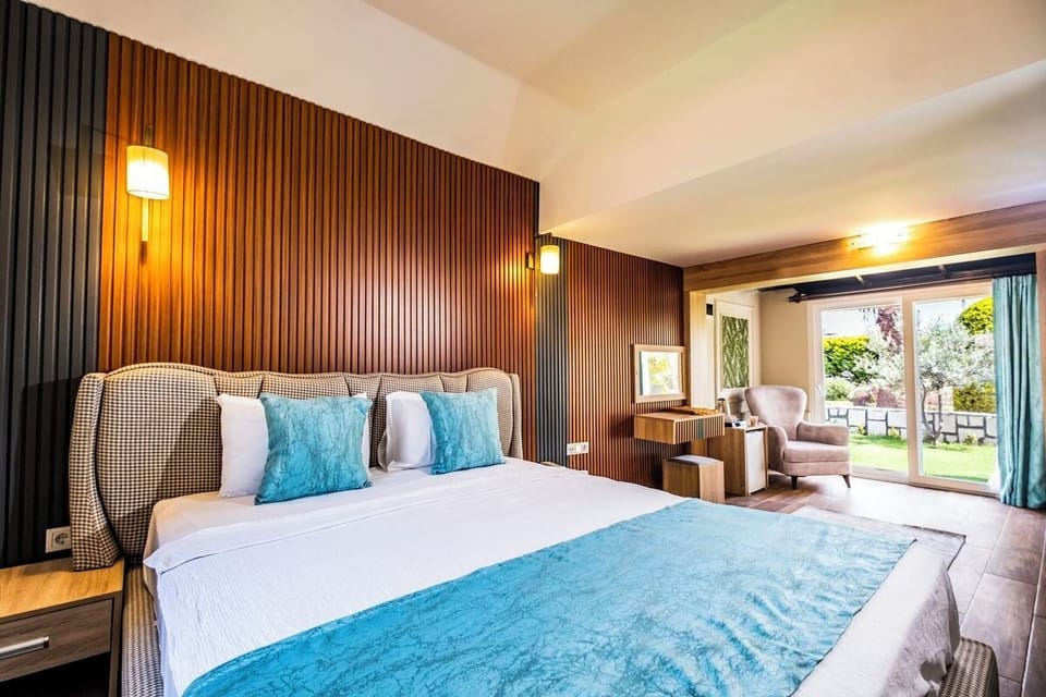 Traditional Villa | In-room safe, desk, laptop workspace, blackout drapes