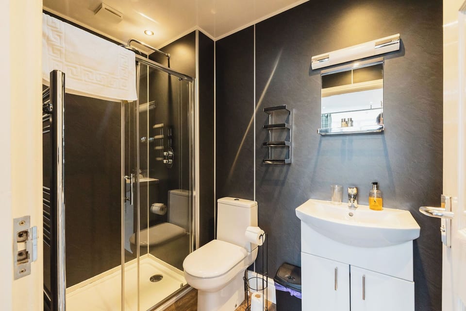 Premium Double Room | Bathroom | Shower, hair dryer, towels, soap