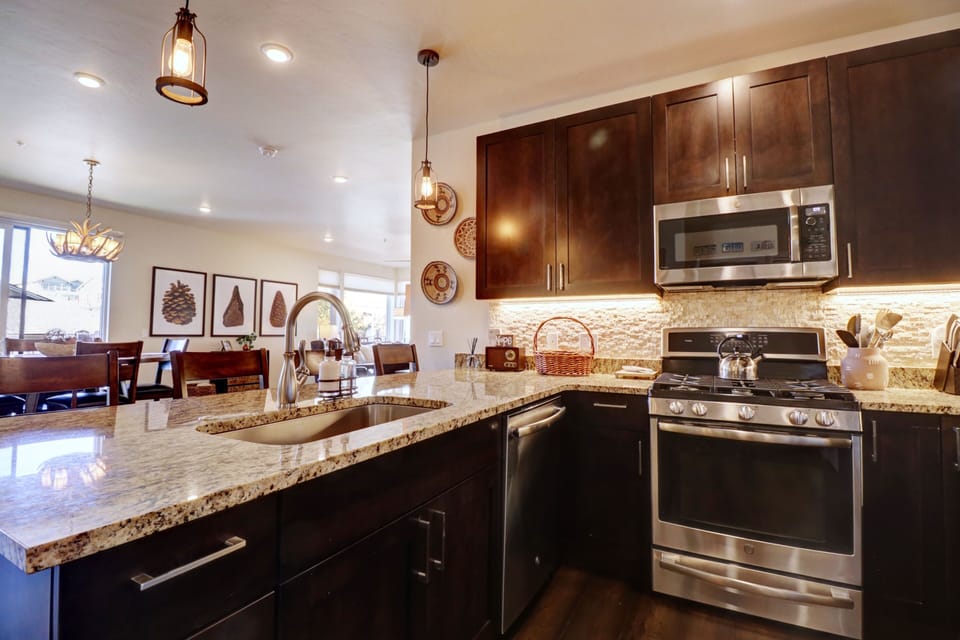 Condo, 2 Bedrooms | Private kitchen | Fridge, oven, coffee/tea maker, electric kettle