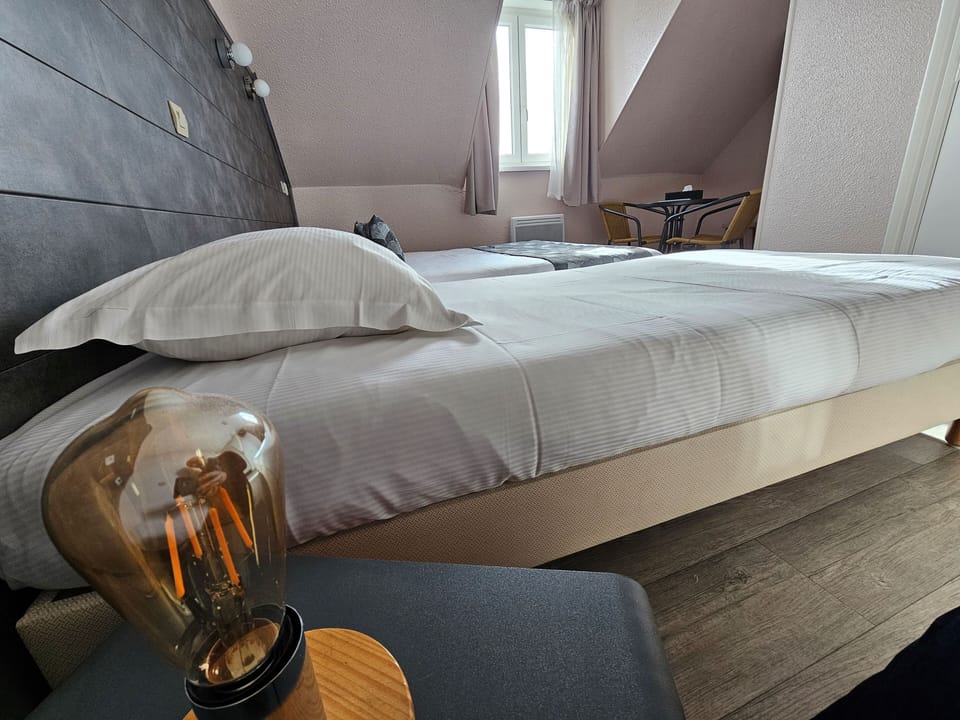 Triple Room, River View | Desk, free WiFi