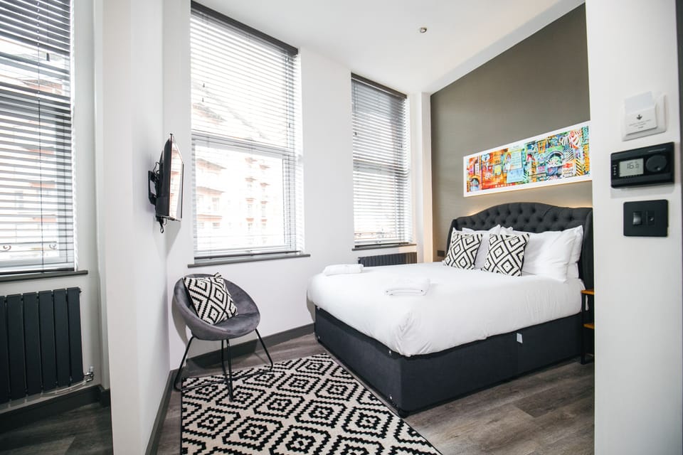 Deluxe Double Room | 1 bedroom, individually decorated, desk, laptop workspace