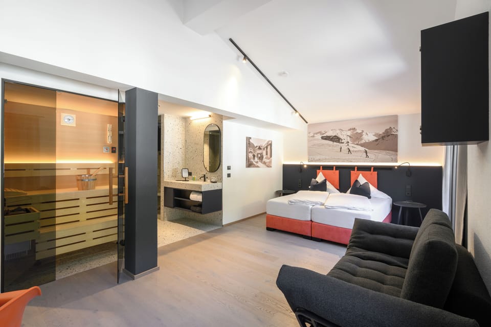 Deluxe Double Room | In-room safe, blackout drapes, soundproofing, WiFi (free)