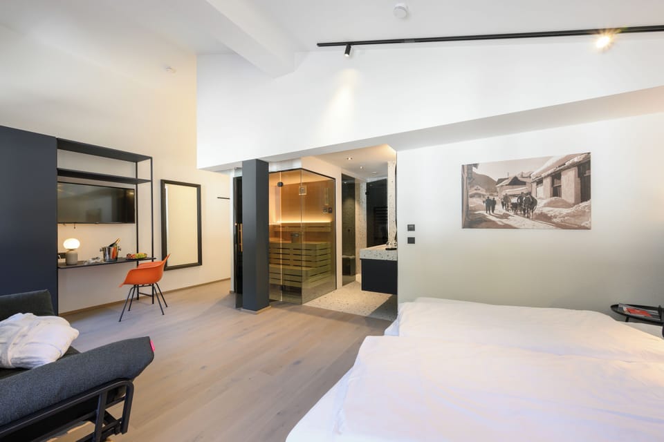 Deluxe Double Room | In-room safe, blackout drapes, soundproofing, WiFi (free)