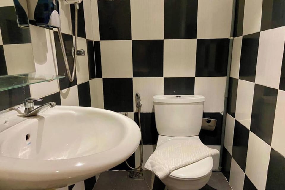 Shower, free toiletries, towels, soap