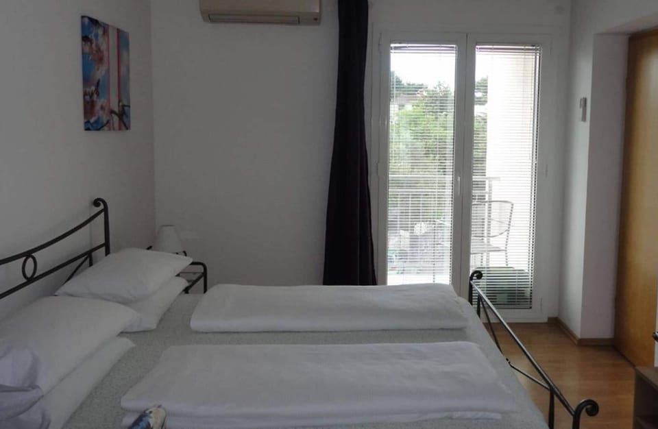 Budget Double Room | Premium bedding, minibar, individually decorated, laptop workspace