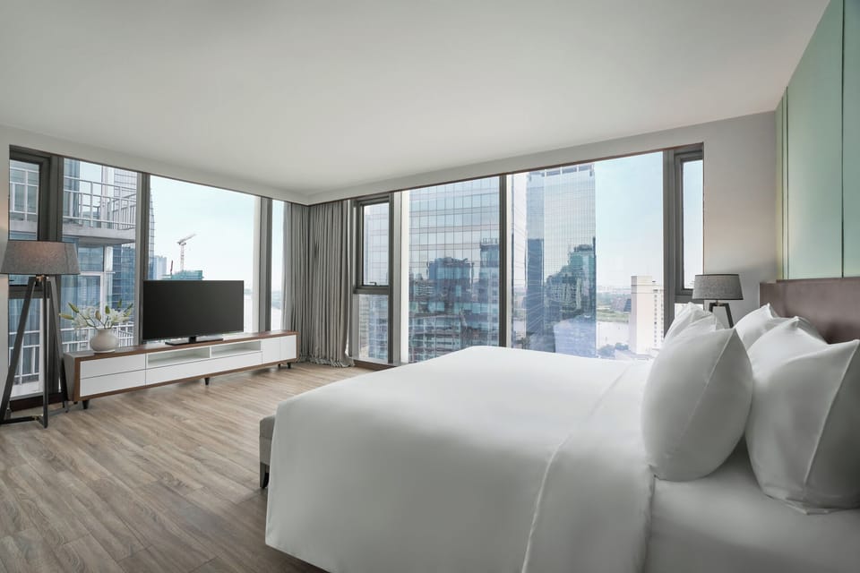 Studio Suite, 1 Bedroom, City View | Living room | TV