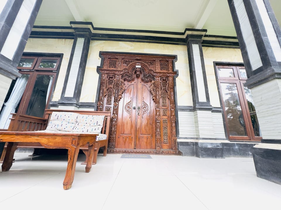 Standard Double Room, Balcony, Garden View | Living area
