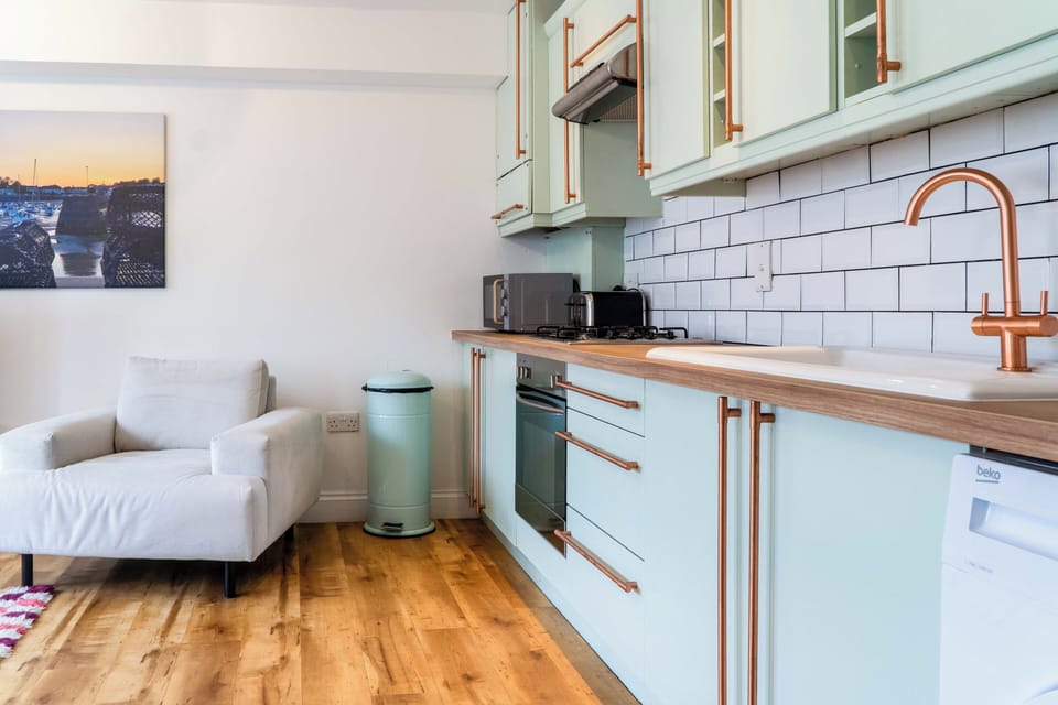 Microwave, oven, stovetop, electric kettle
