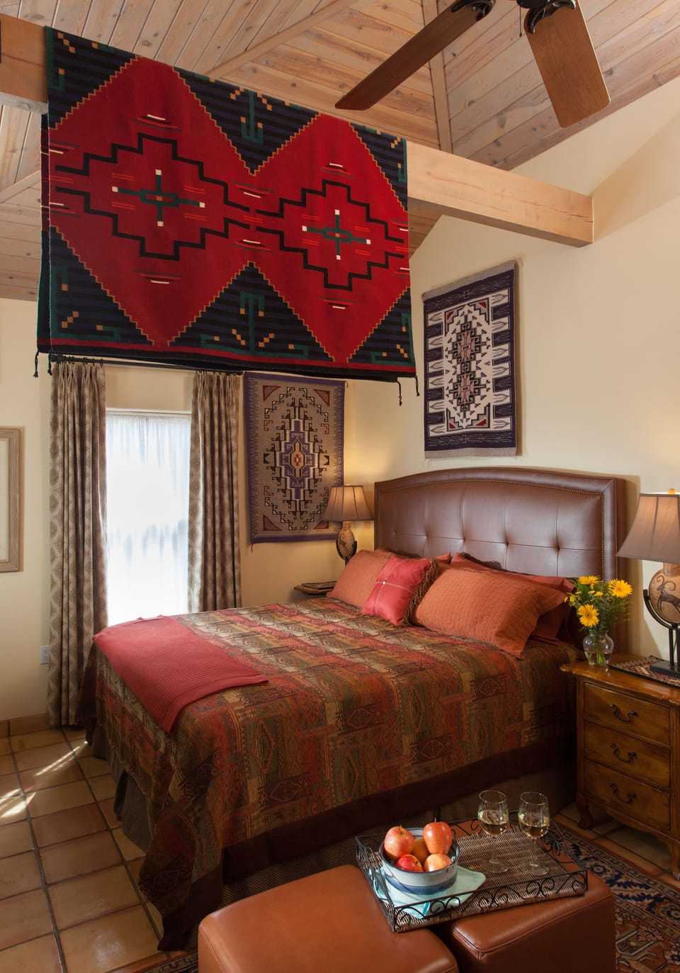 Kachina Room, 1 King Bed with Sofabed | Premium bedding, iron/ironing board, free cribs/infant beds, free WiFi