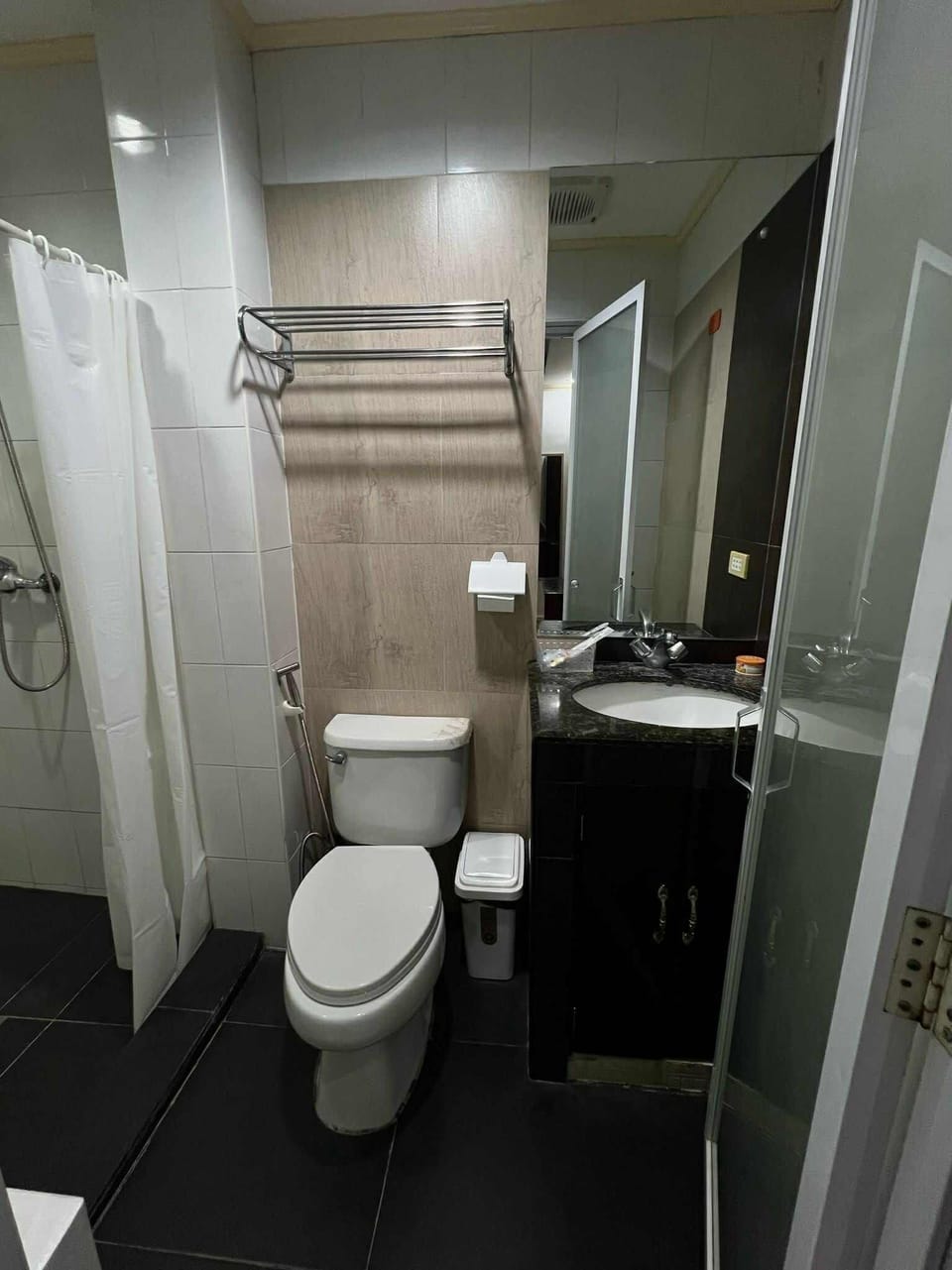 Basic Single Room, Beach View | Bathroom | Slippers, soap, shampoo, toilet paper