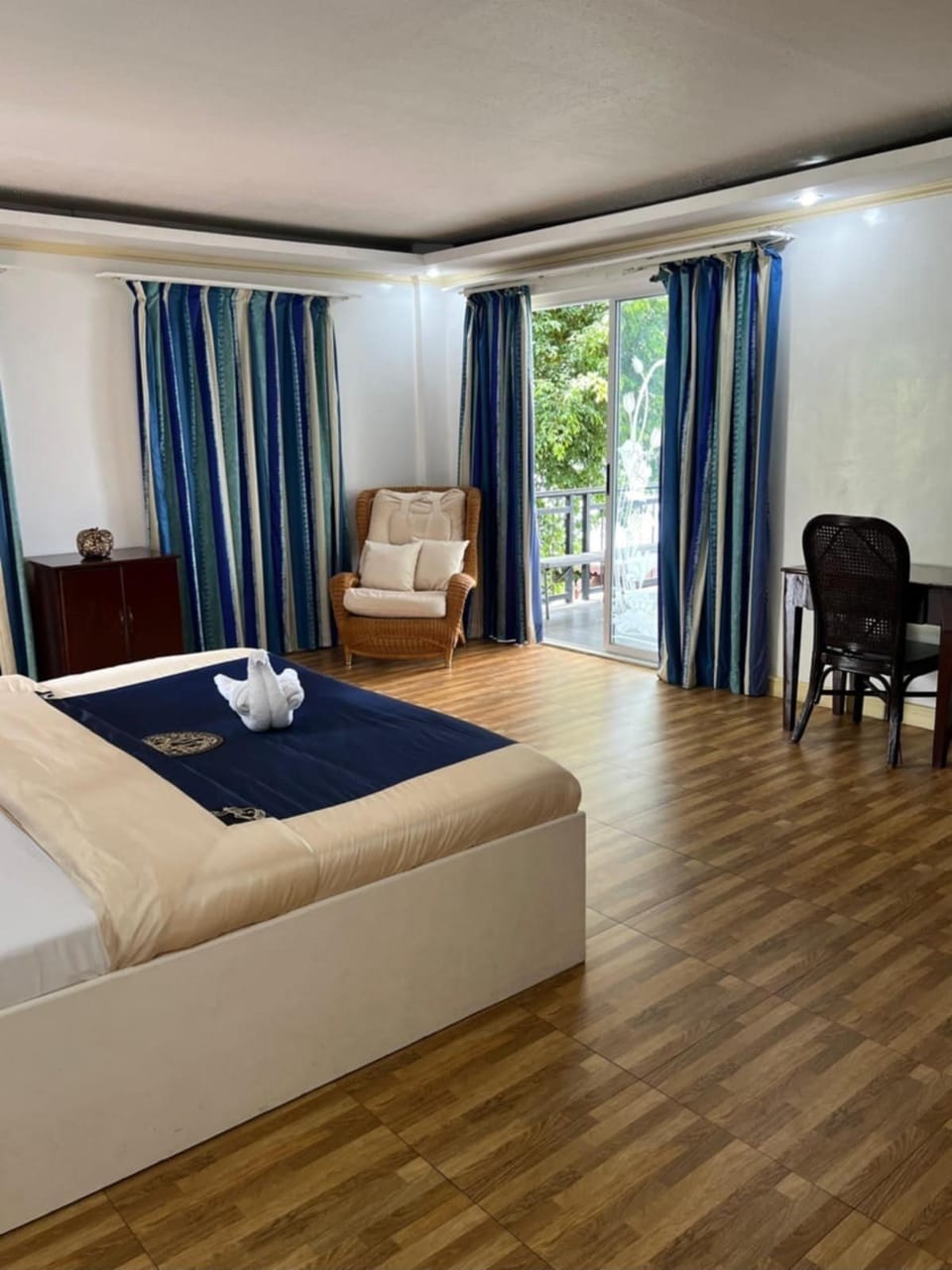 Superior Suite, Balcony, Sea View | Desk, laptop workspace, iron/ironing board