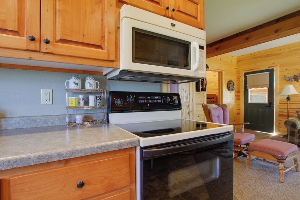 House (2 Bedrooms) | Interior