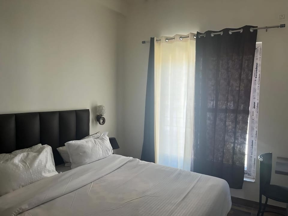 Deluxe Room, 1 Double Bed, Private Bathroom, Hill View | Free WiFi