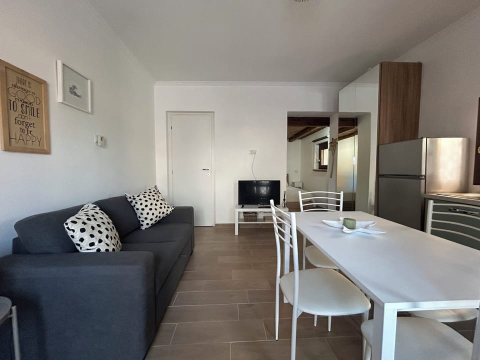 Apartment | Living area | Flat-screen TV