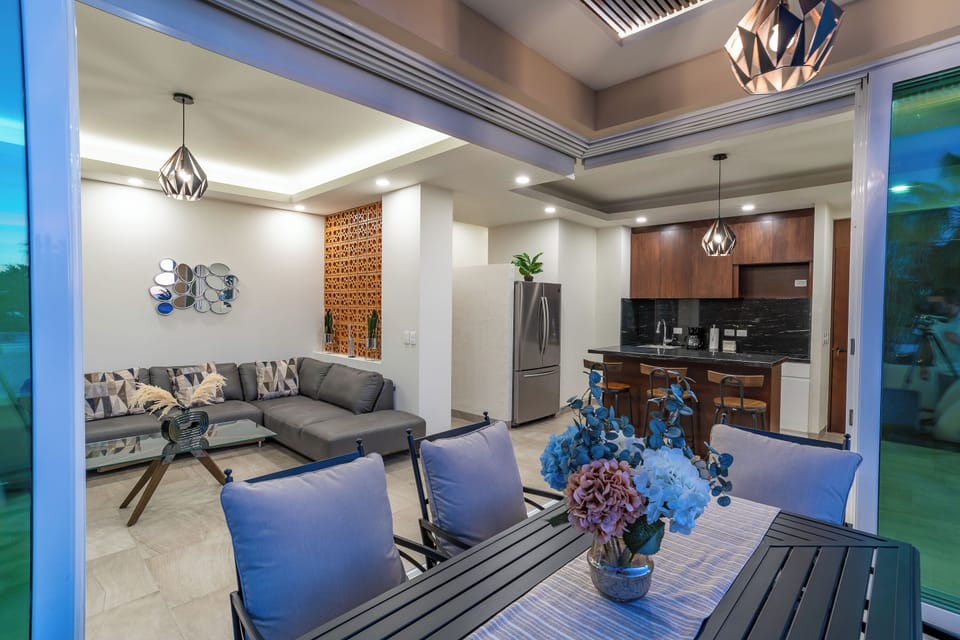 Luxury Apartment, Hot Tub, Sea View | Living area | 55-inch Smart TV with digital channels