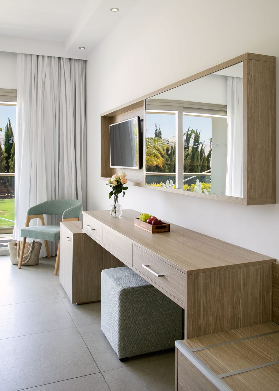 Family Room | In-room safe, blackout drapes, soundproofing