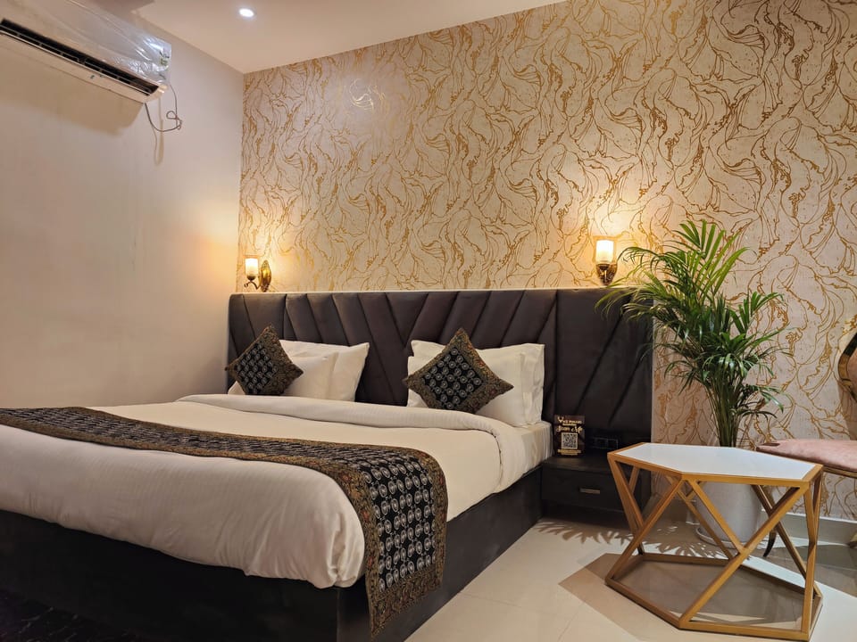 Premium Room, Garden View | Desk, laptop workspace, free WiFi