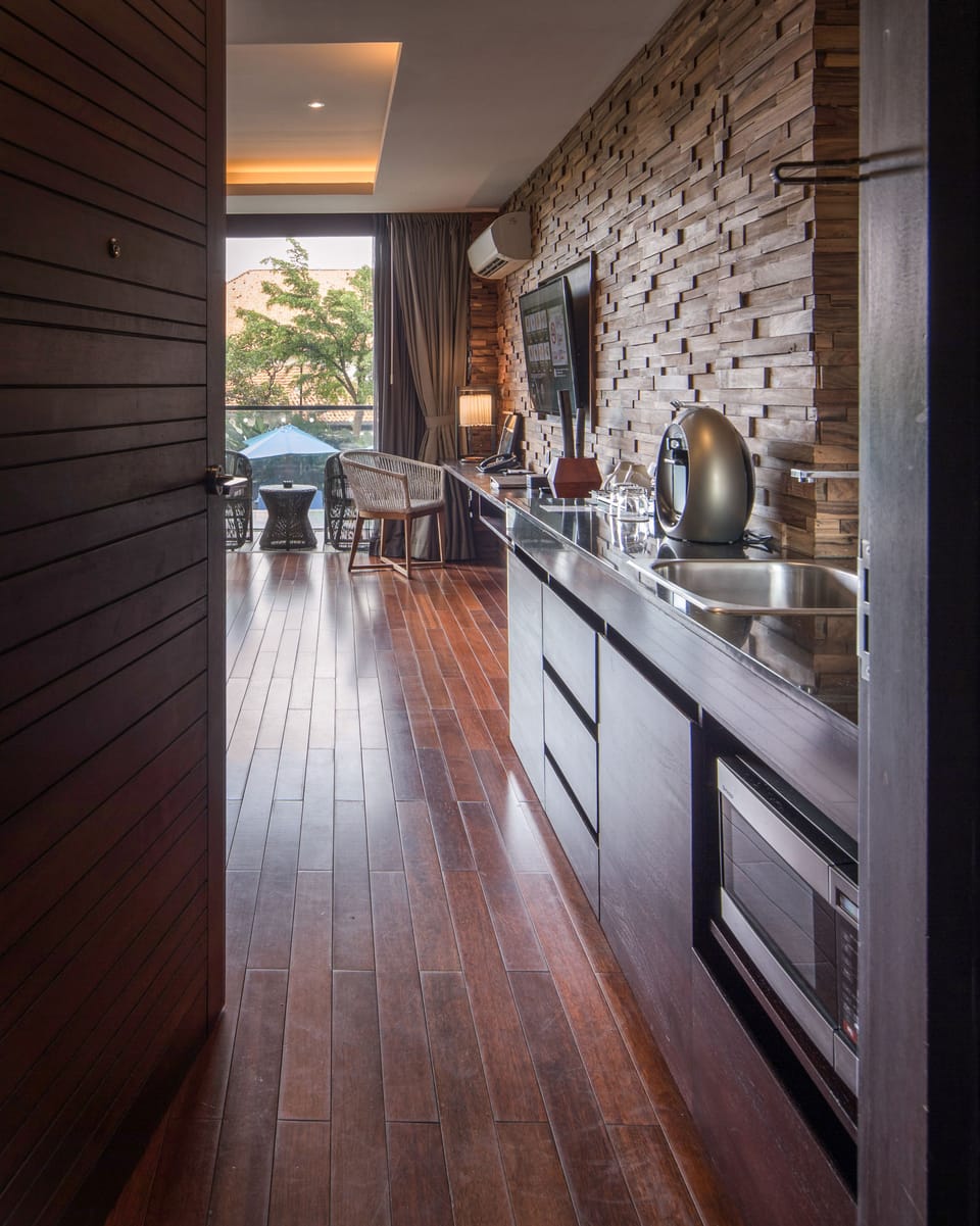 Suite | Private kitchen | Electric kettle