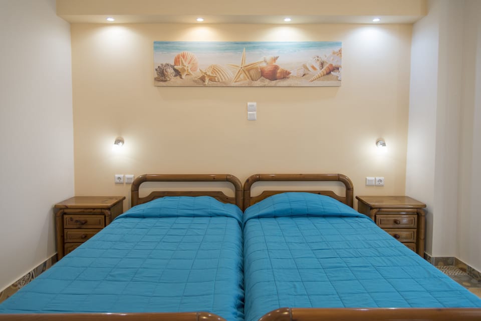 Free cribs/infant beds, free WiFi, bed sheets