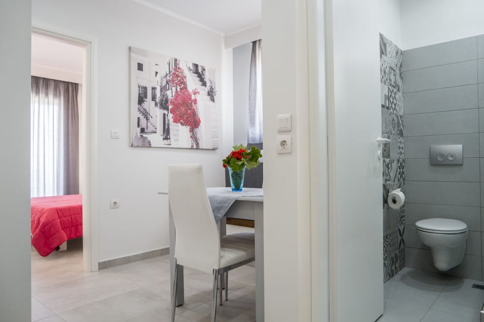 Superior Apartment, Balcony, Sea Facing | Bathroom | Shower, hair dryer, towels