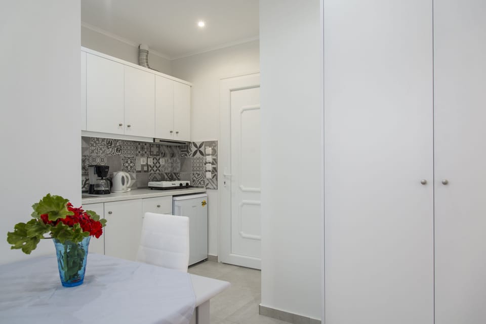 Superior Apartment, Balcony, Sea Facing | Living area | Flat-screen TV