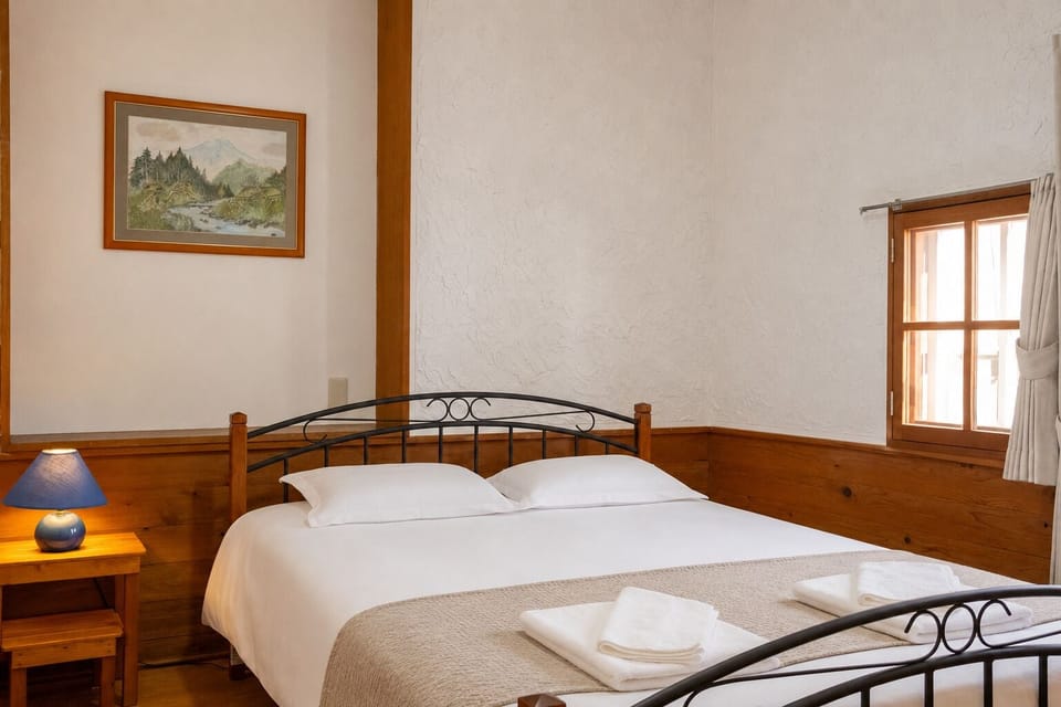 WiFi (free), bed sheets