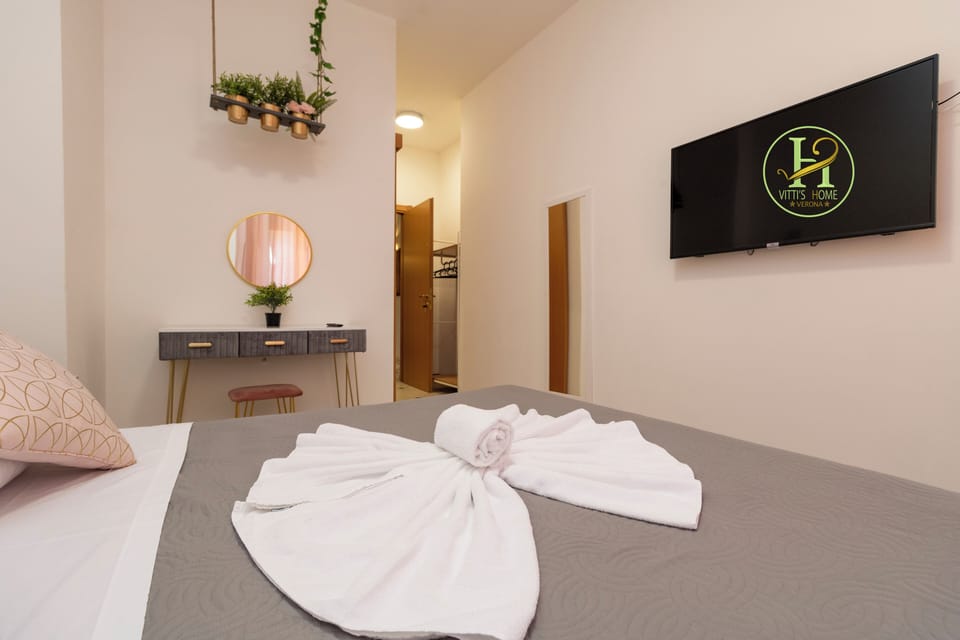 Basic Room | Minibar, iron/ironing board, WiFi (free)