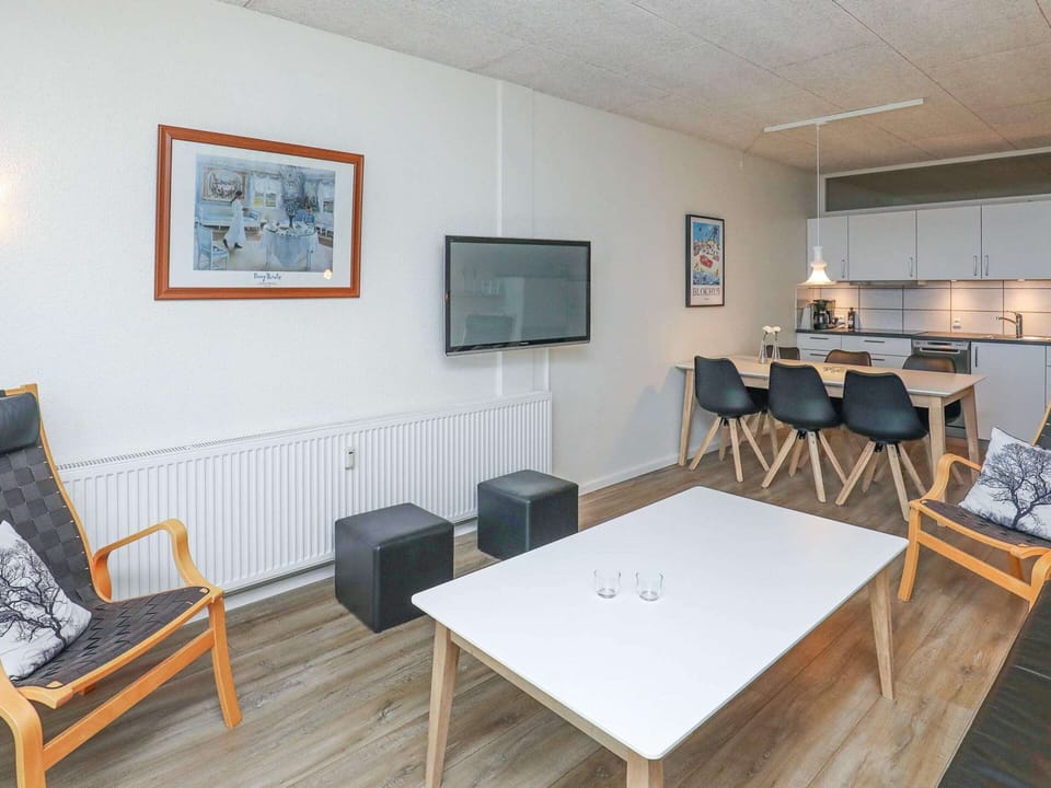 Apartment | Dining
