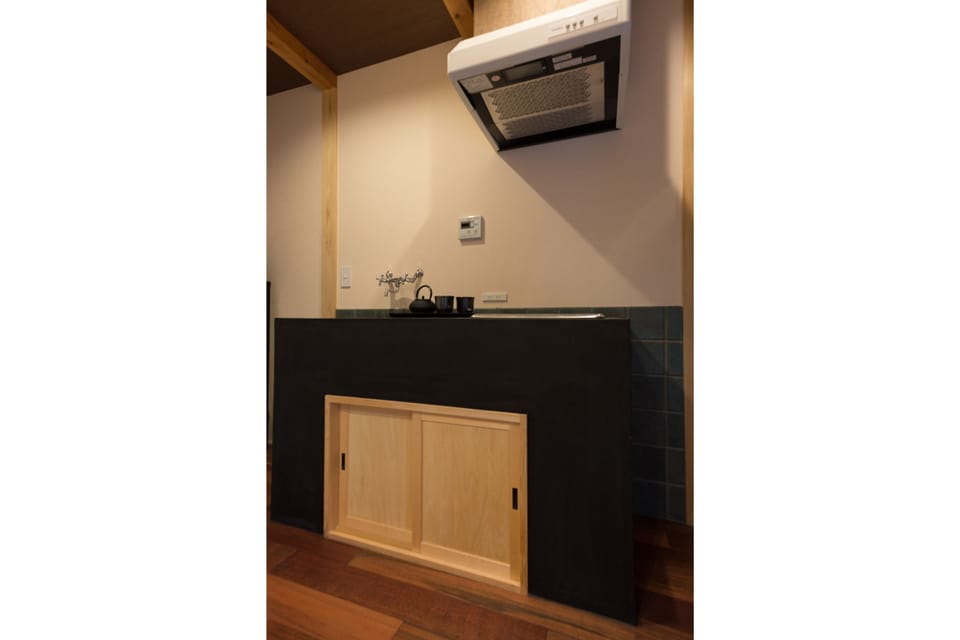 Traditional House, 2 Bedrooms, Kitchen, Garden View | Private kitchen | Fridge, microwave, stovetop, coffee/tea maker