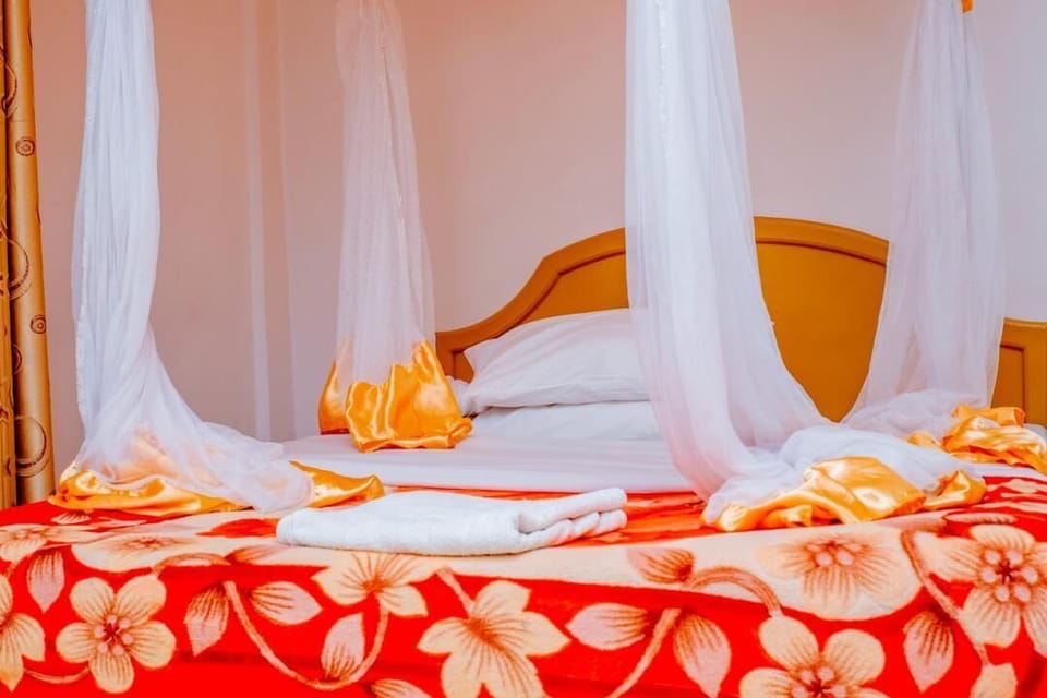 Premium bedding, desk, laptop workspace, free WiFi