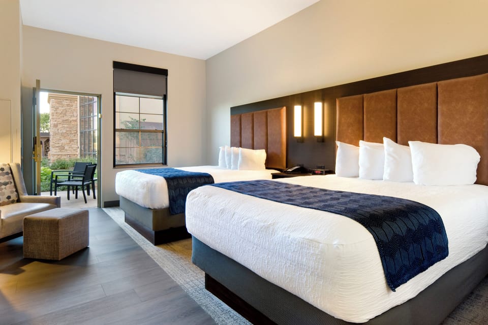 Classic Room, 2 Queen Beds (Courtyard) | Terrace/patio