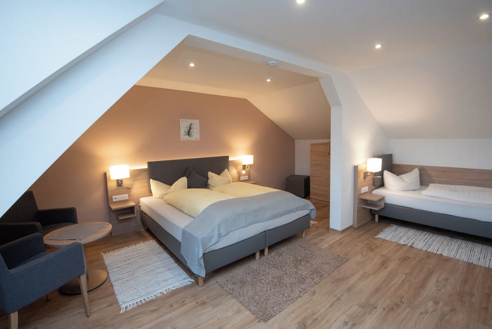 Comfort Triple Room | Desk, laptop workspace, free WiFi